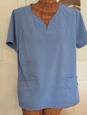 Grey's Anatomy by Barco Aubrey 2-Pocket V-Neck Scrub Top Blue Like New